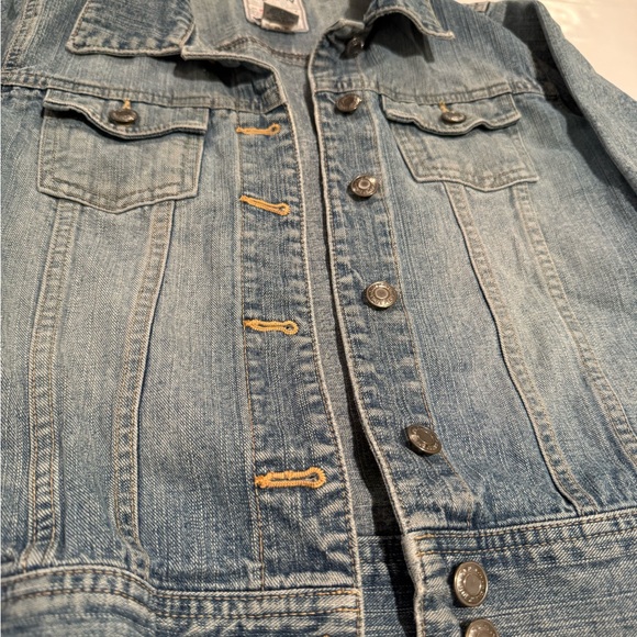 Old Navy Light Wash Blue Denim Trucker Jacket - Picture 3 of 8